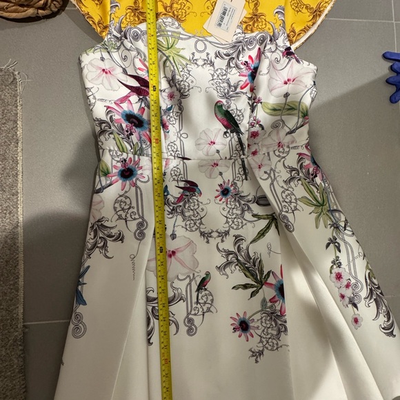 Chic Yellow and White Floral Dress Ted Baker - Picture 6 of 11